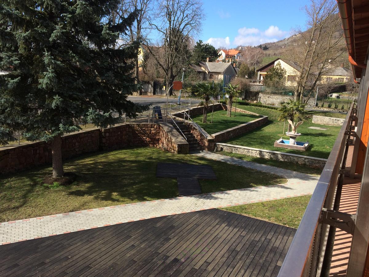 Hotel Halaszkert Badacsony Badacsonytomaj Luaran gambar